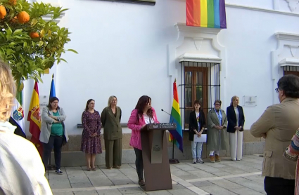 Acto contra la LGTBIfobia en la Asamblea de Extremadura