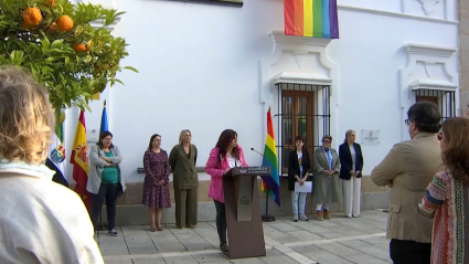 Acto contra la LGTBIfobia en la Asamblea de Extremadura